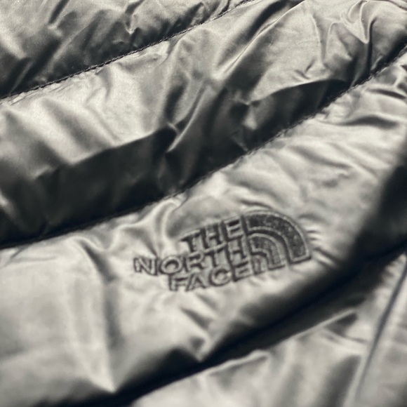 North Face reversible down jacket (Women’s; size S) - Picture 2 of 2